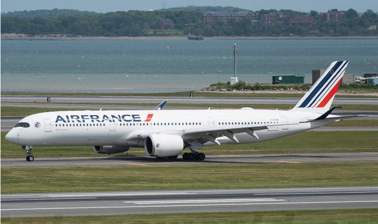 1:400 Phoenix Air France Airbus A350-900 F-HTYM Airplane Diecast Model