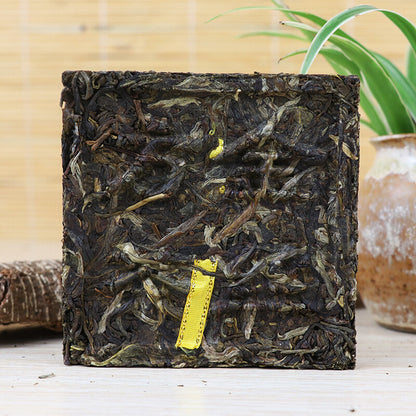 Big Snow Mt. 2017 Yunnan Xiaguan Gold Silk Raw Pu-erh Puer Pu'er Brick Tea 100g