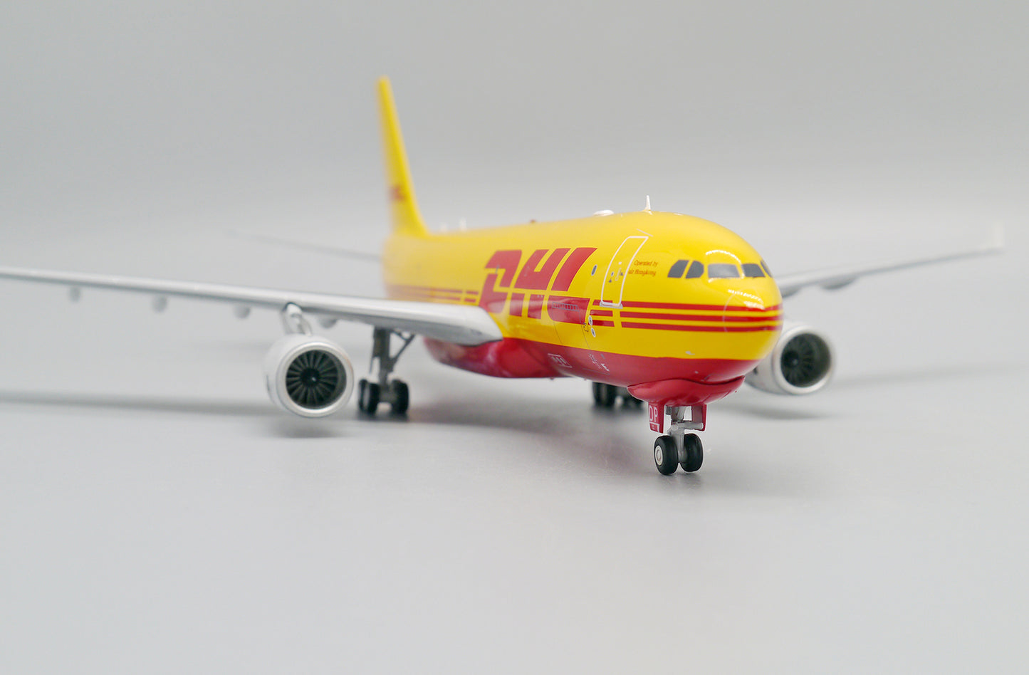 1:200 30CM JC Wings DHL A330-200F Airfreighter Airplane Diecast Aircraft Model