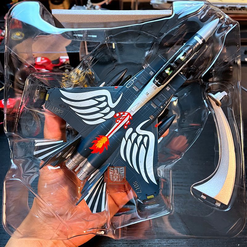 1: 144 American F15E attack hawk fighter bomber metal model with weapons