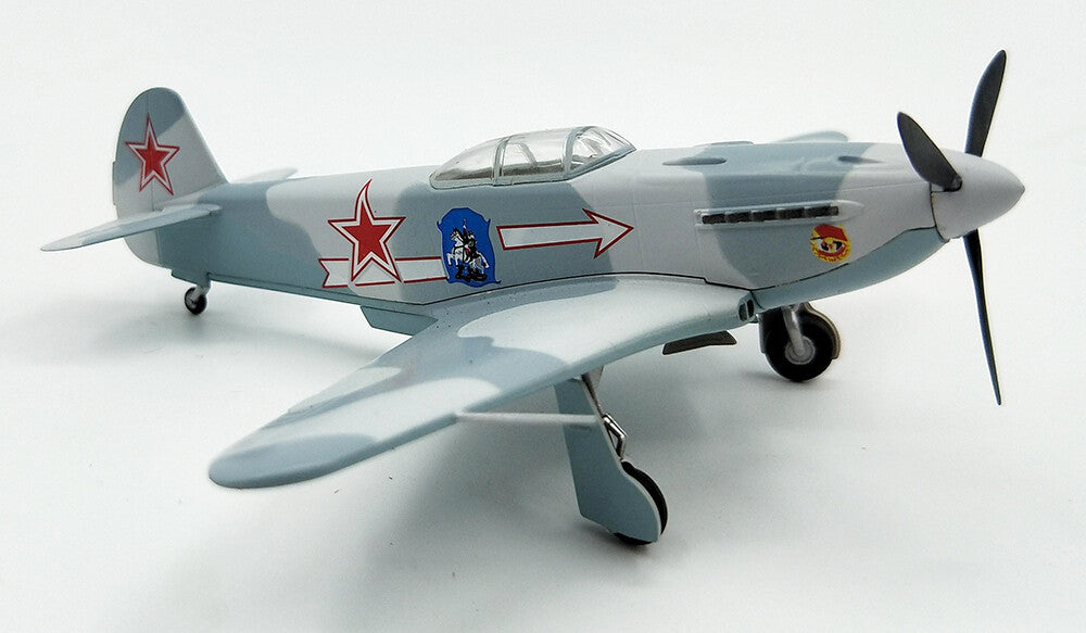 WWII Yak-3 303 Fighter AVIATION DIVISION 1945 1/72 aircraft plane Easy model