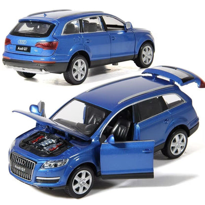 1:32 Audi Q7 SUV Diecast Model Car Toy Vehicles Car Sound Light Collection Gift