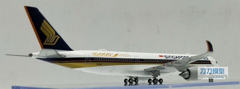 1:400 JC Wings SINGAPORE AIRLINES AIRBUS A350XWB Passenger Plane Diecast Model