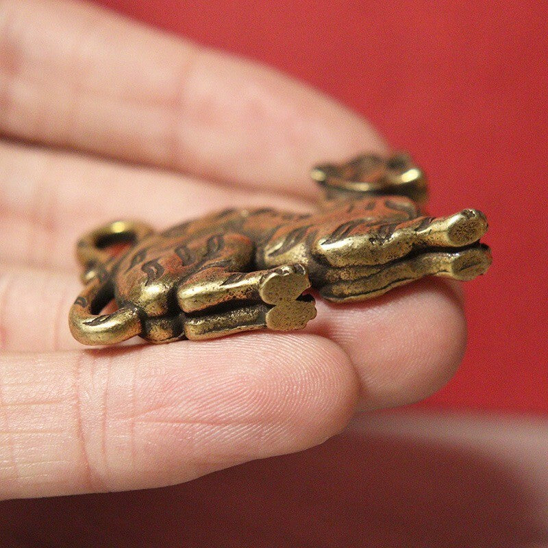 Brass Pure Flat Tiger Figurine Keychain Miniature Tea Pet Ornament Animal Statue