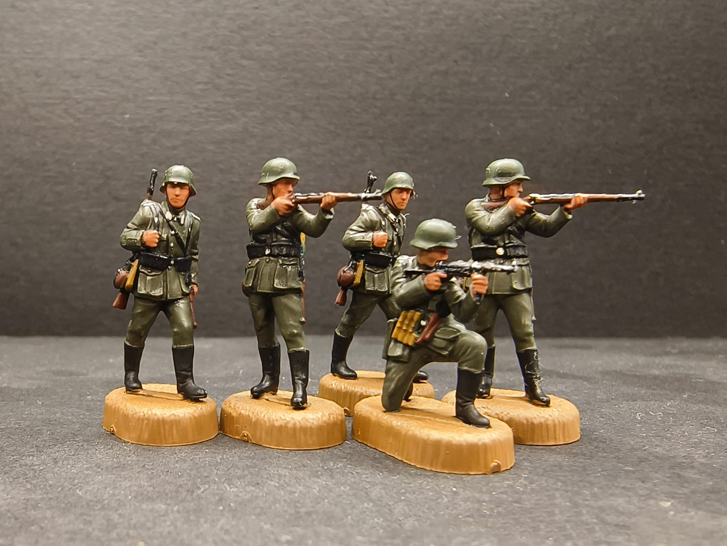 1/72 5Pcs World War II German Infantry Soldier Model