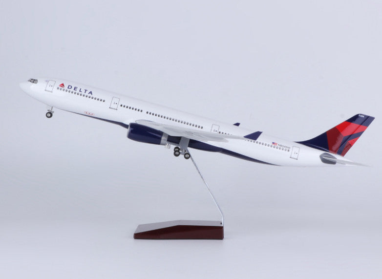 47CM 1:135 DELTA AIRBUS A330 Passenger Aircraft Landing gears Resin Plane Model