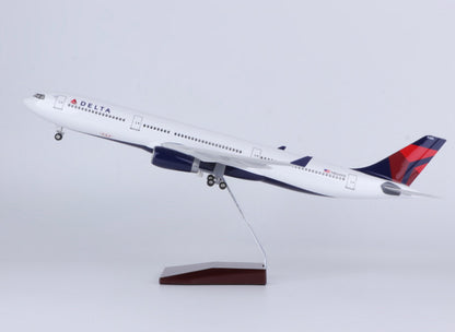 47CM 1:135 DELTA AIRBUS A330 Passenger Aircraft Landing gears Resin Plane Model