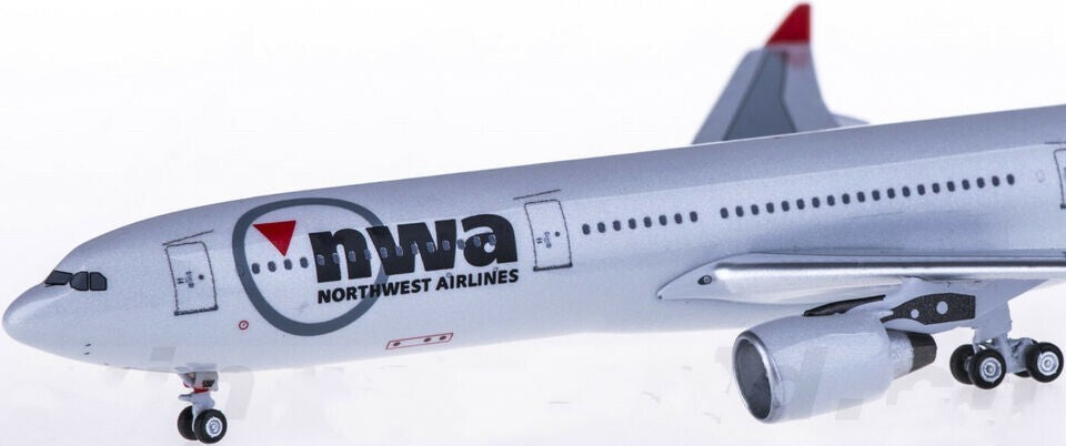 1:400 AeroClassics NWA Northwest Airlines A330-300 Passenger Plane Diecast Model