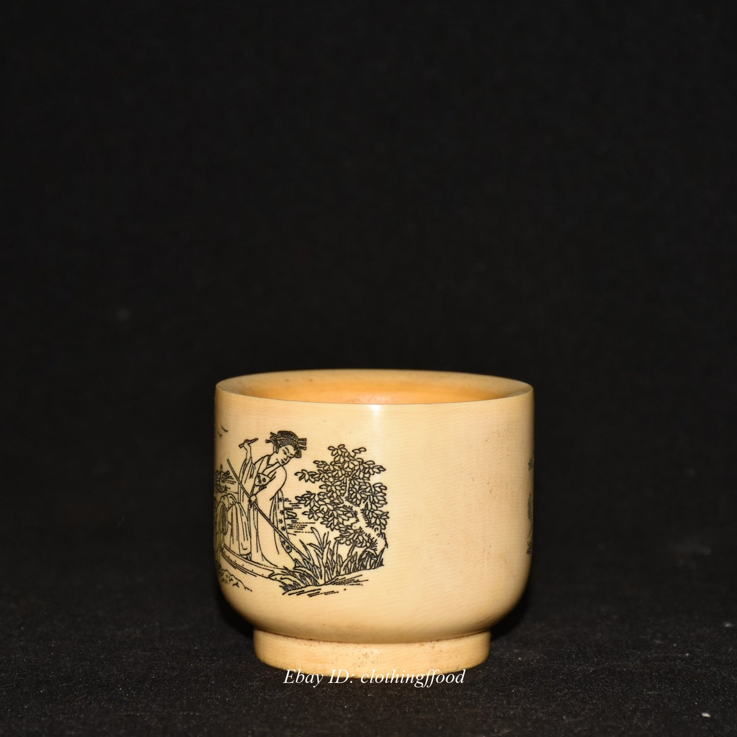 Collecting Handicrafts Carving Beautiful Wine and Tea Cup Ornaments