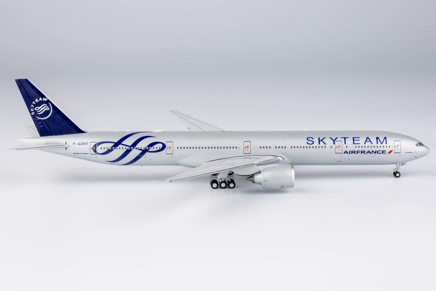 1:400 NG Model AIRFRANCE SKYTEAM BOEING 777-300ER Passenger Plane Diecast Model