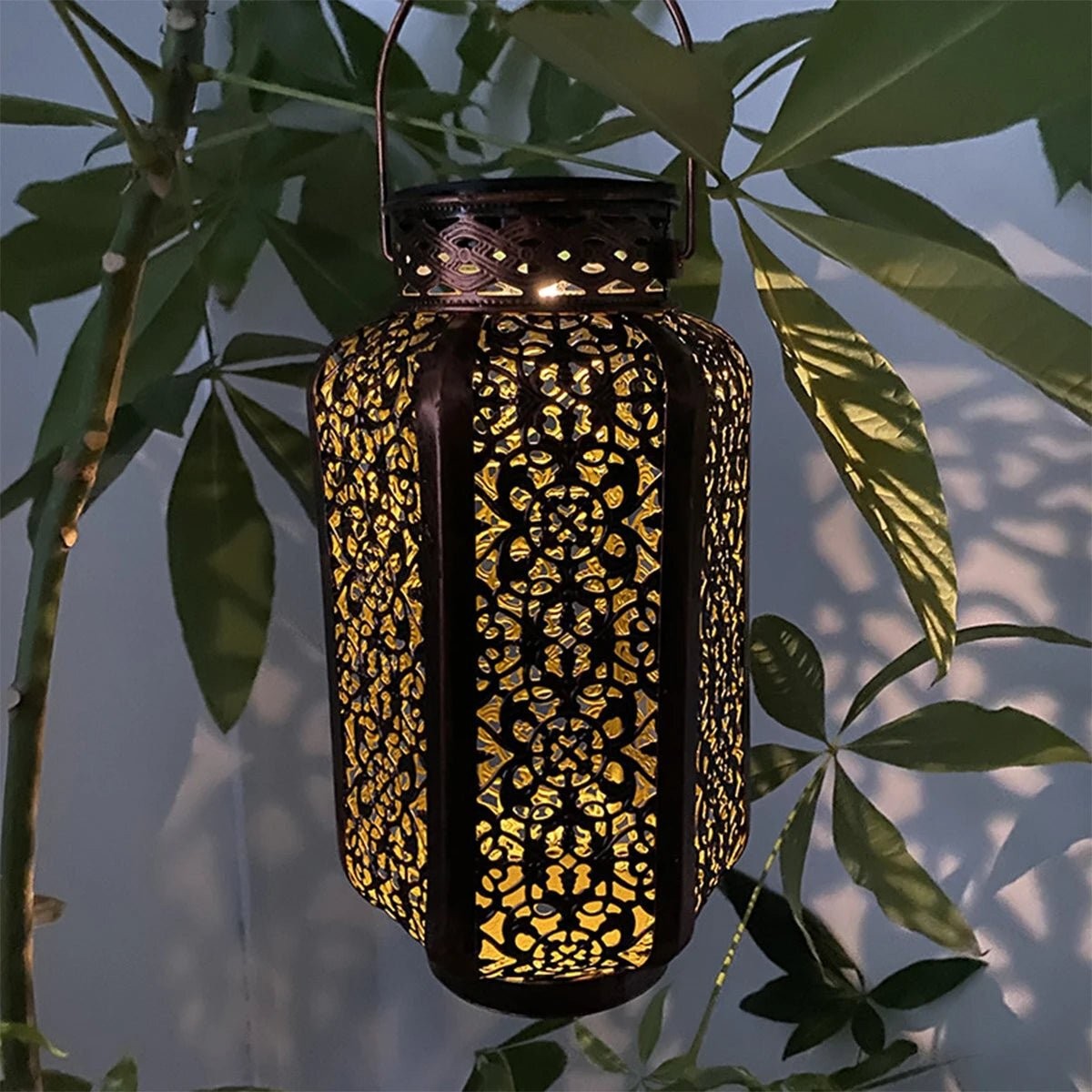Vintage Solar Pathway Light – Outdoor Metal Hollow Lamp