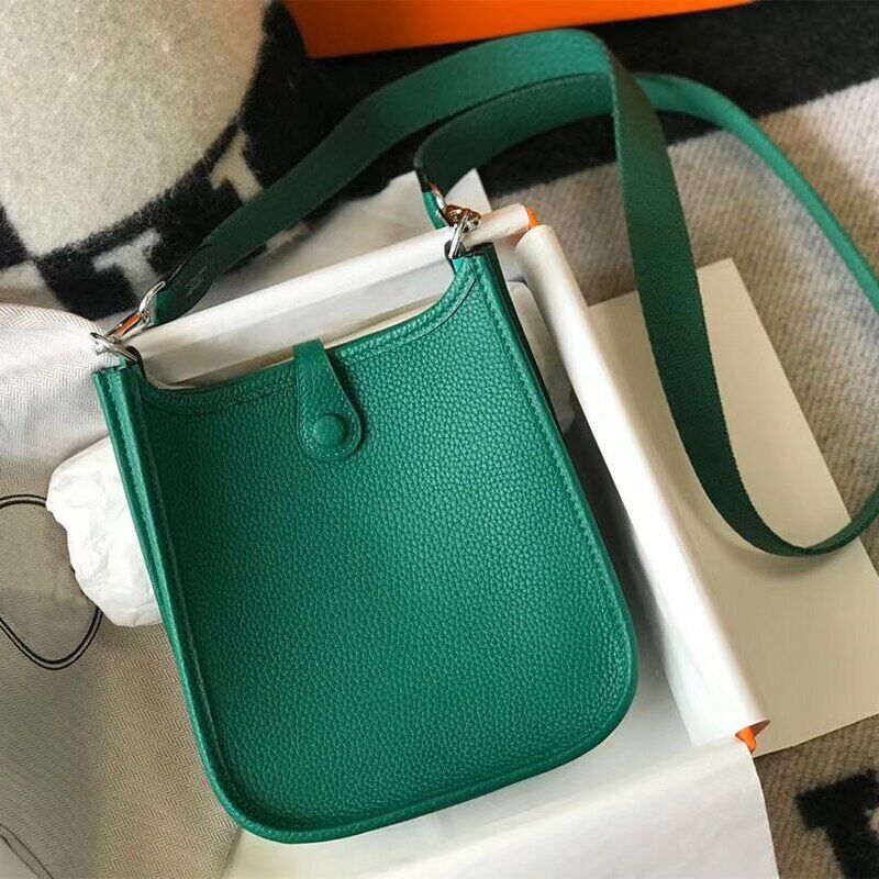 2022 NEW Women's Bucket Bag Handbag Hollowed Crossbody Bag Leather