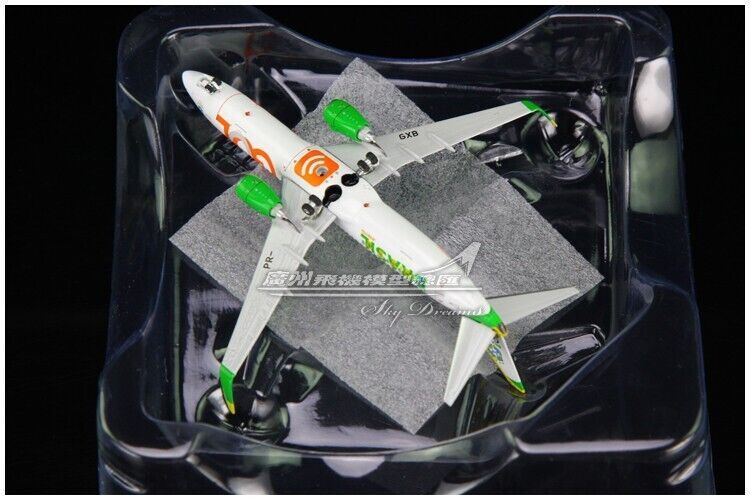 1:400 Phoenix GOL BOEING 737-800 Passenger Airplane Diecast Aircraft Plane Model