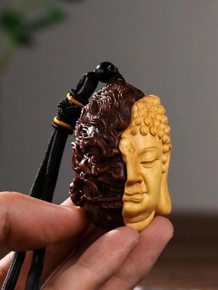 Thuja & Boxwood Between Good & Evil Hand Piece 2.36in Carving