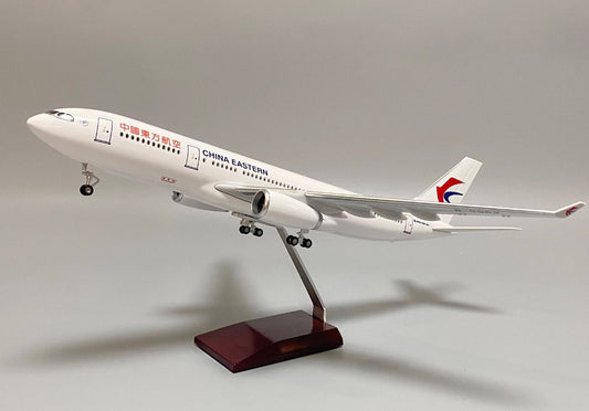 1:157 47CM CHINA EASTERN BOEING 777-300ER Airplane Landing Gear Resin Model
