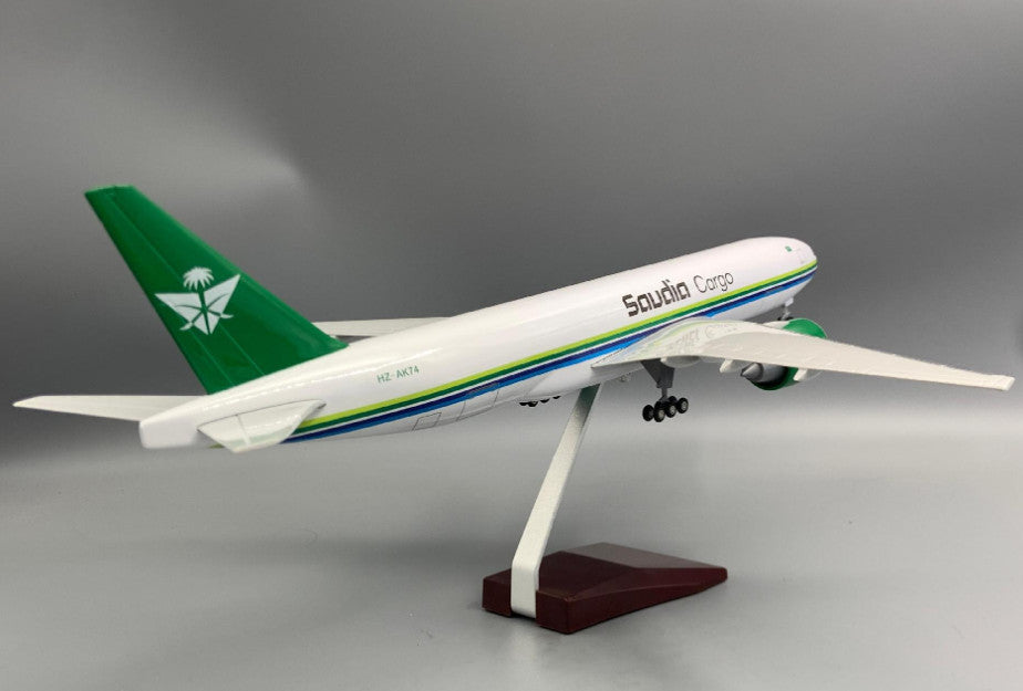 1:157 47CM Saudi Cargo BOEING 777-300ER Aircraft Landing Gear Resin Plane Model