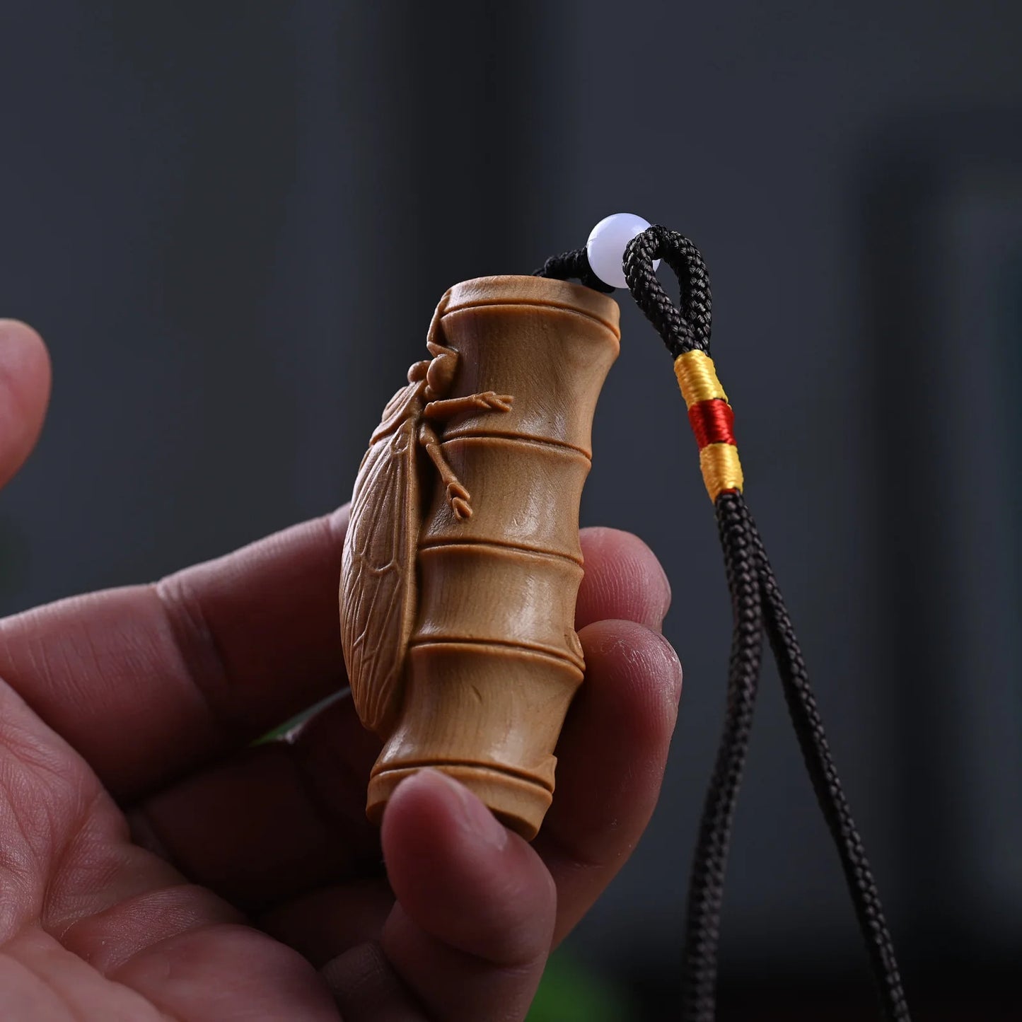 Wooden Animal Cicadas Figurine Solid Wood Carving Cicada Pendant Accessories