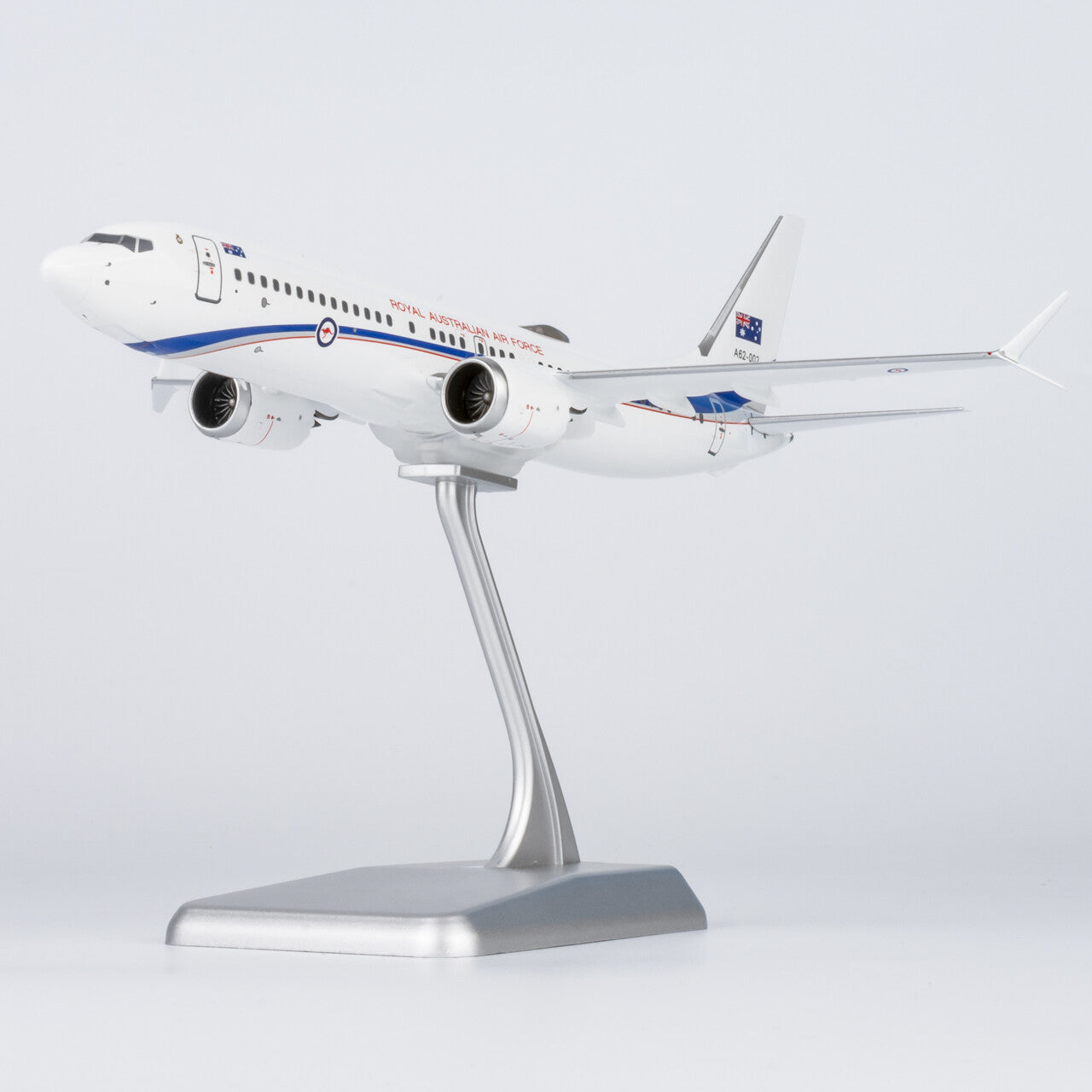 1:200 NG Models RAAF Boeing 737 MAX 8 Passenger Diecast Aircraft Model
