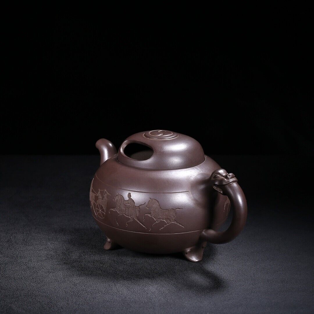 Chinese Yixing Zisha Clay Handmade Exquisite Teapot（牛盖 底款：金鼎商标）