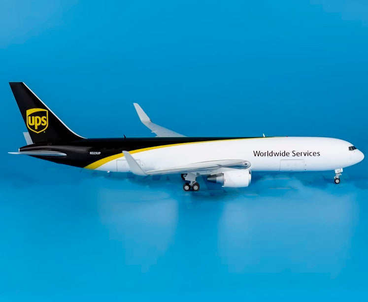 1:200 28CM GeminiJets UPS BOEING 767-300ERF Airfreighter Diecast Airplane Model