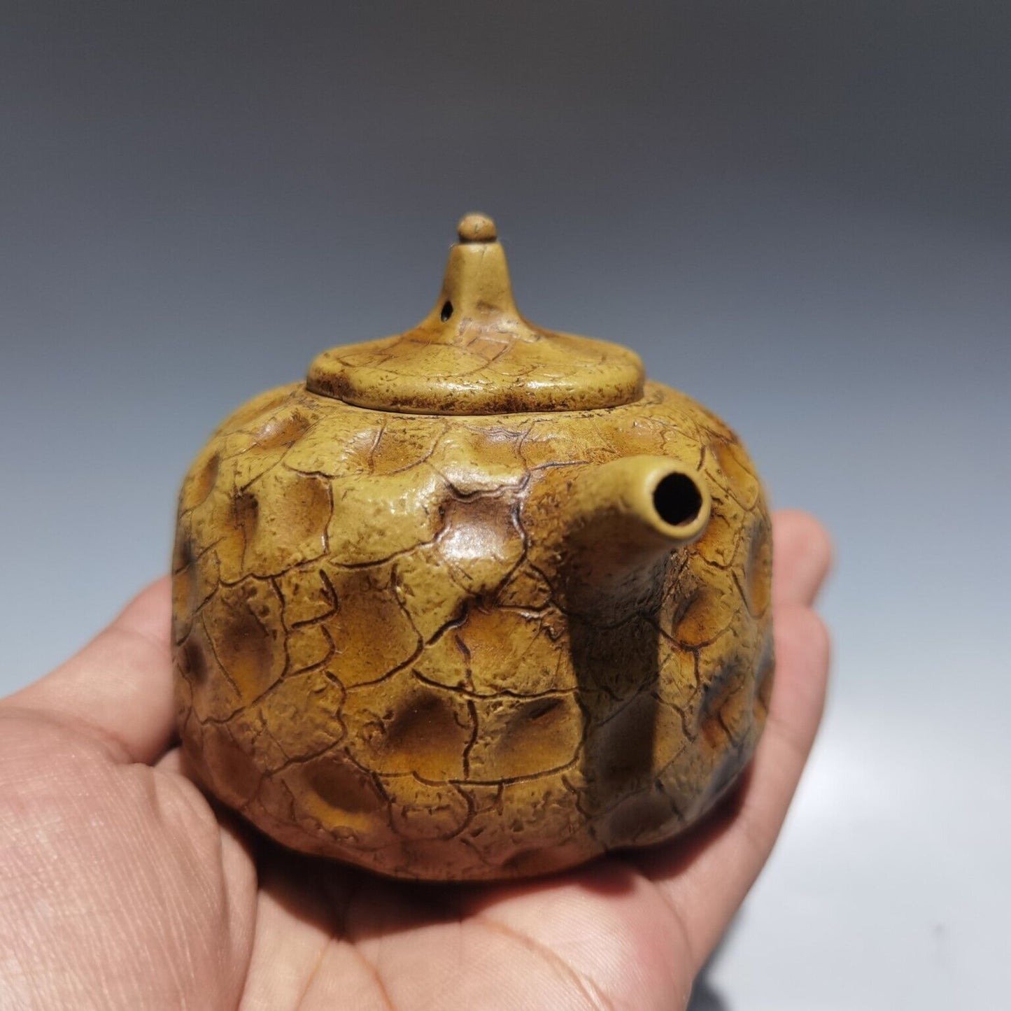 Chinese Yixing Zisha Clay Handmade Exquisite Kung Fu Tea Set Teapot 品名供春壶 底款：张成秀