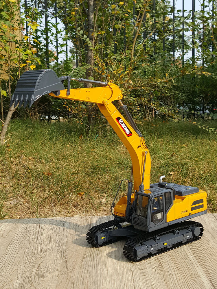 1:30 XCMG XE380GK Excavator Construction Machinery Equipment Diecast Model