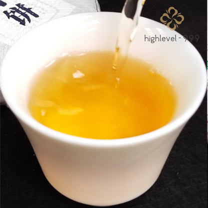 100g Pu'er Tea Cake Yunnan Yiwu Laobanzhang Old Tree Aged Mountain Leaf Tea