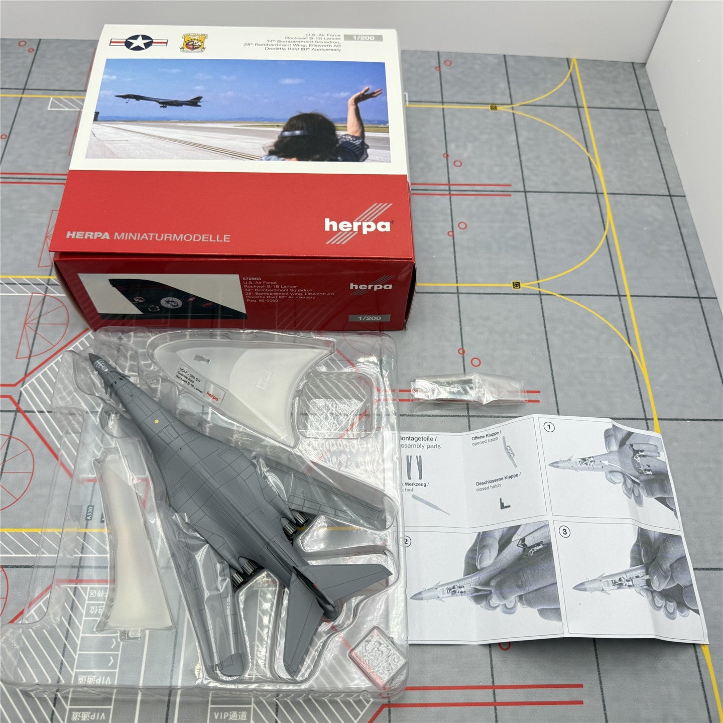 1:200 Herpa U.S. Air Force Rockwell B - 1B Lancer Fighert Plane Diecast Model