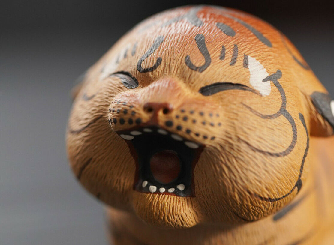China Yixing Zisha handmade tea pet decoration section Clay cute tiger-