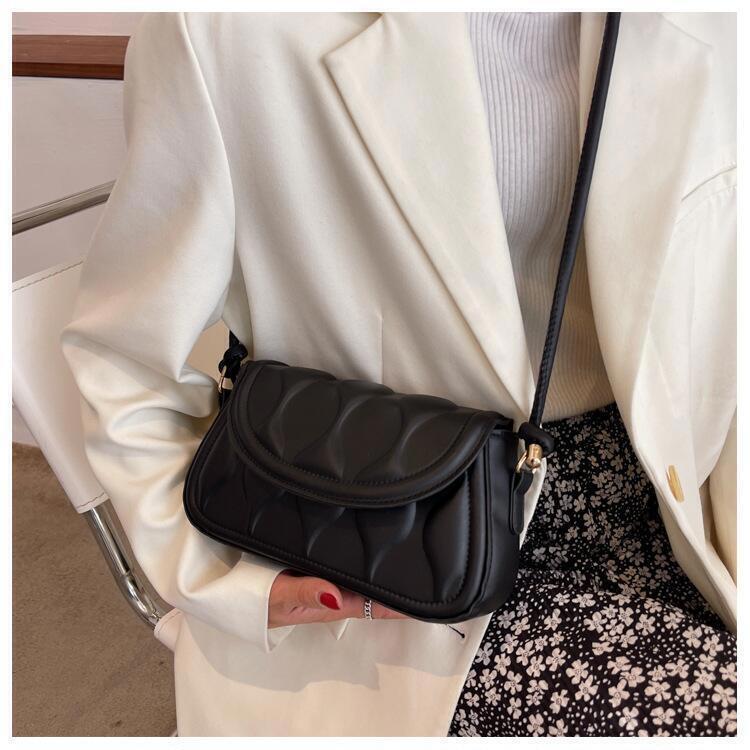 New Ladies Retro Simple Fashion One Shoulder Casual Messenger Bag
