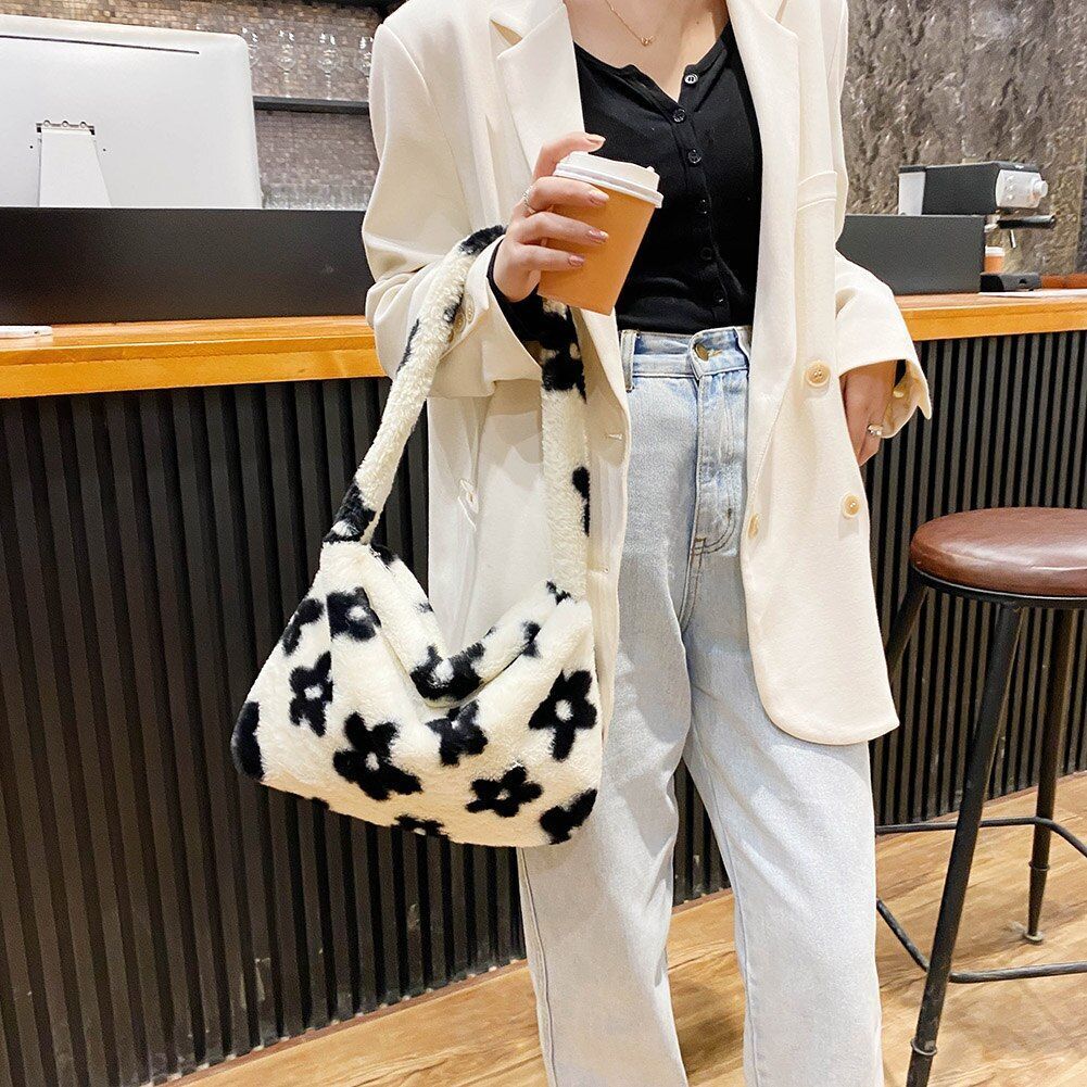 Flower Pattern Shoulder Bag Elegant Underarm Bag Faux Fur Handbag 30*20*5 CM 1PC