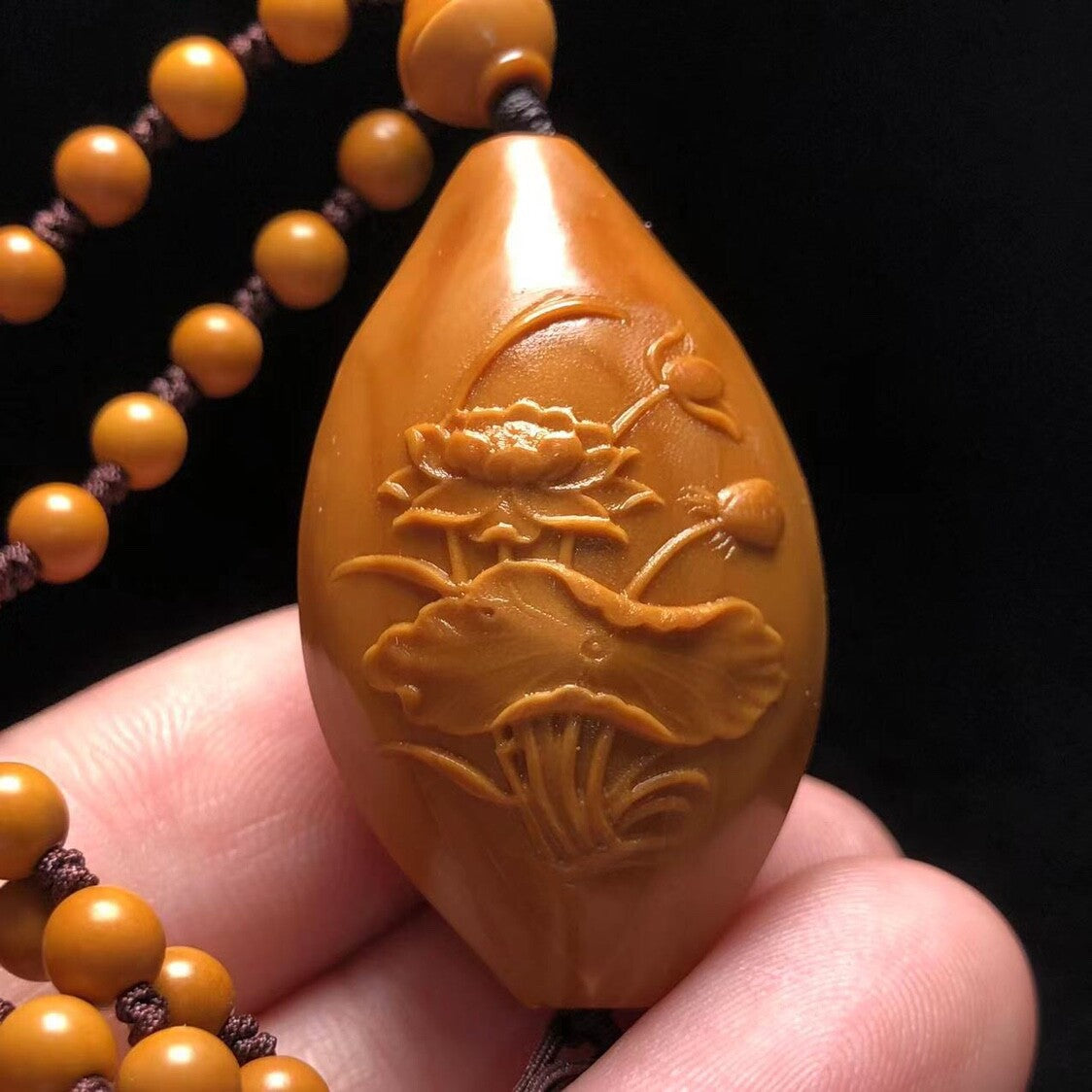 Chinese Natural Olive Dentoliva Carved Buddha Beads Women Lotus Pendant Necklace
