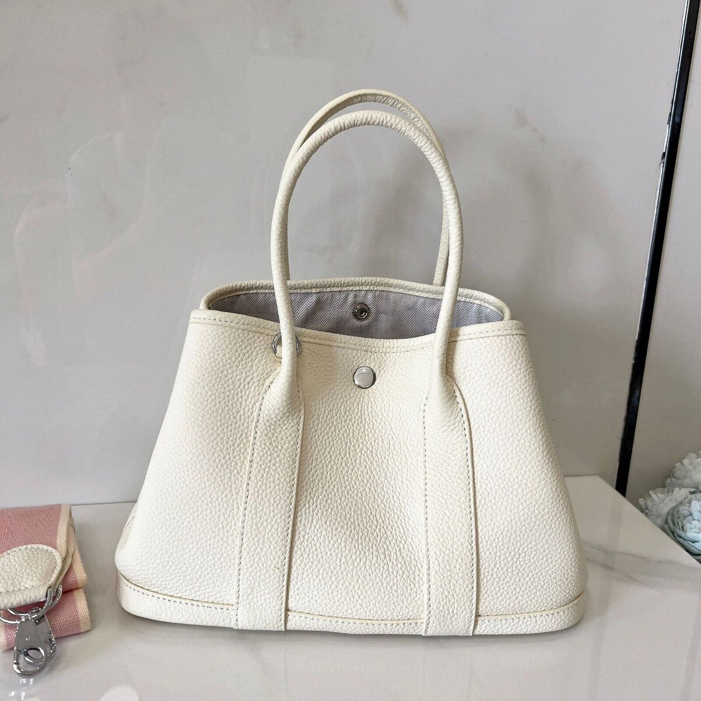 Top logo/ Epson leather Women's Handbag White 25cm Silver hardware