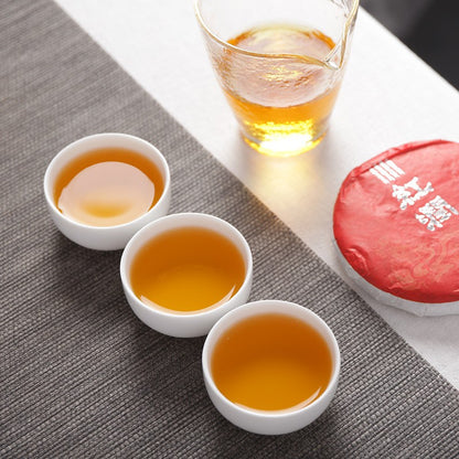 100g Yunnan Dian Black Tea 2025 Big Tree Tea Hong Run Small Cake Tea