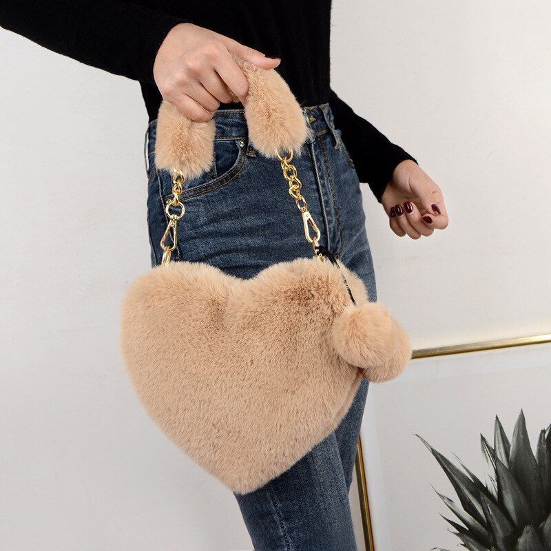 Winter Handbag Cute Plush Heart Shaped Shoulder Bag Cute Clutch Purse Messenger