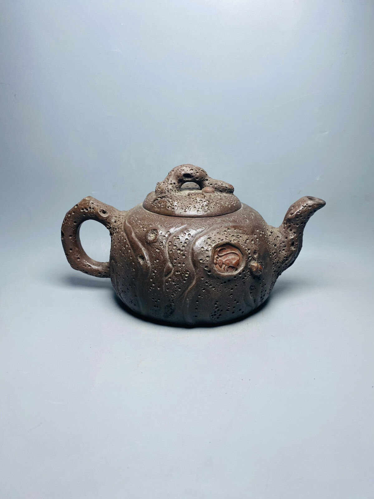 Chinese Yixing Zisha Clay Handmade Exquisite Teapot( 供春壶 底款：供春)