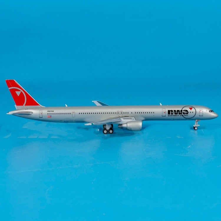 1:400 Geminijets Northwest Airlines B757-300 N587NW Airplane Diecast Model