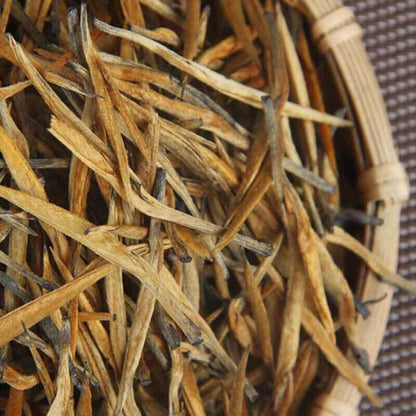 Big gold needle golden bud 500g wooden box Yunnan ancient tree Dian Hong tea