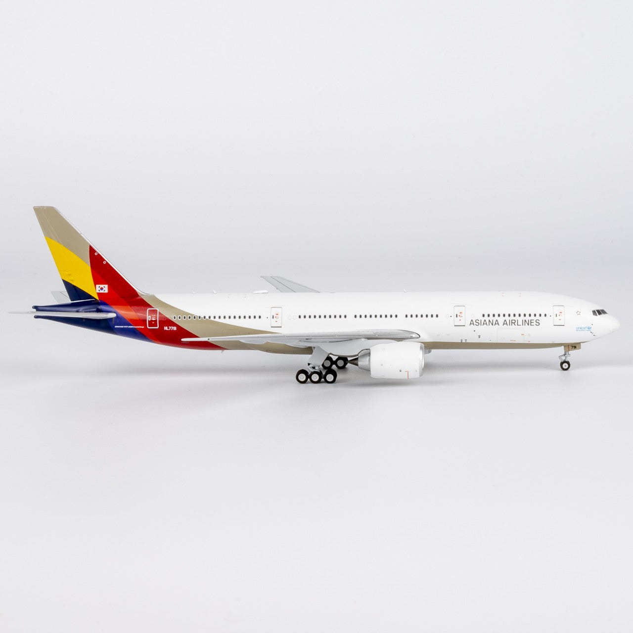 1:400 NGmodels Asiana Boeing 777-200ER Passenger Airplane Diecast Plane Model