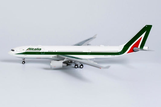 1:400 NG Model Alitalian AIRBUS A330-200 Passenger Airplane Diecast Plane Model