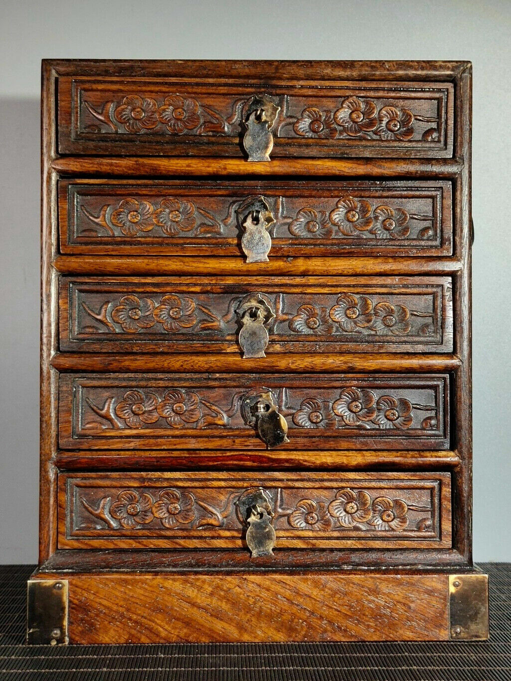 Chinese Natural Rosewood Handcarved Exquisite Small Cabinet 22098