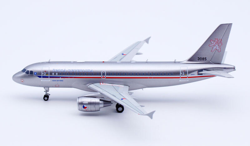 1:200 JC Wings CZECH AIR FORCE AIRBUS A319CJ Passenger Airplane Diecast Model
