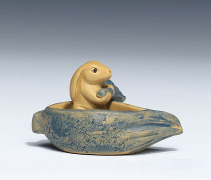 China Yixing Zisha Pottery Duan Clay Animal Zodiac Rabbit Oarage Tea Pet Statue
