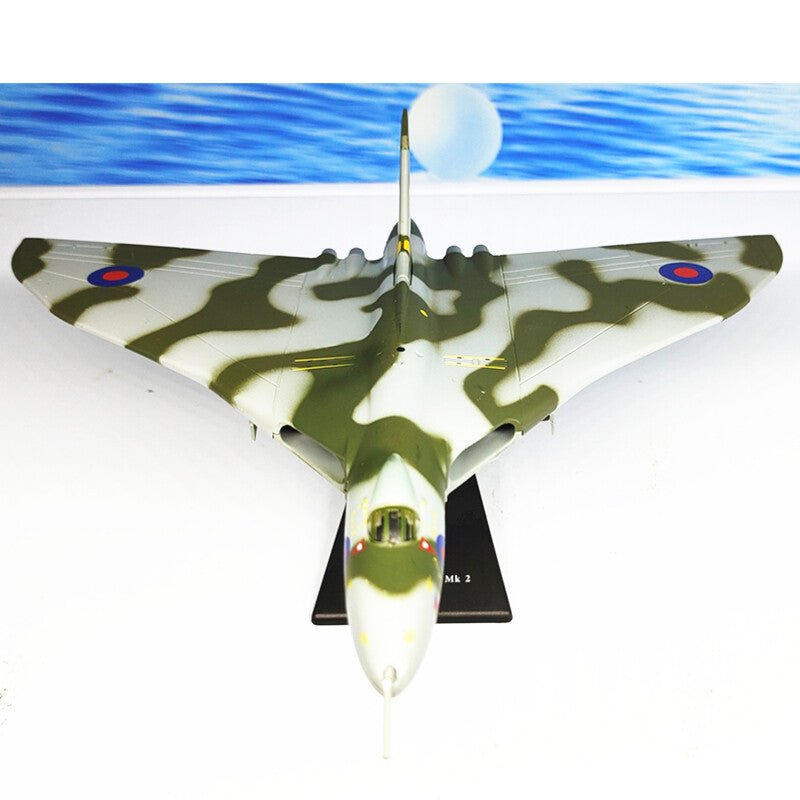 AMER BRITISH Avro Vulcan Bomber 1/144 diecast plane model aircraft