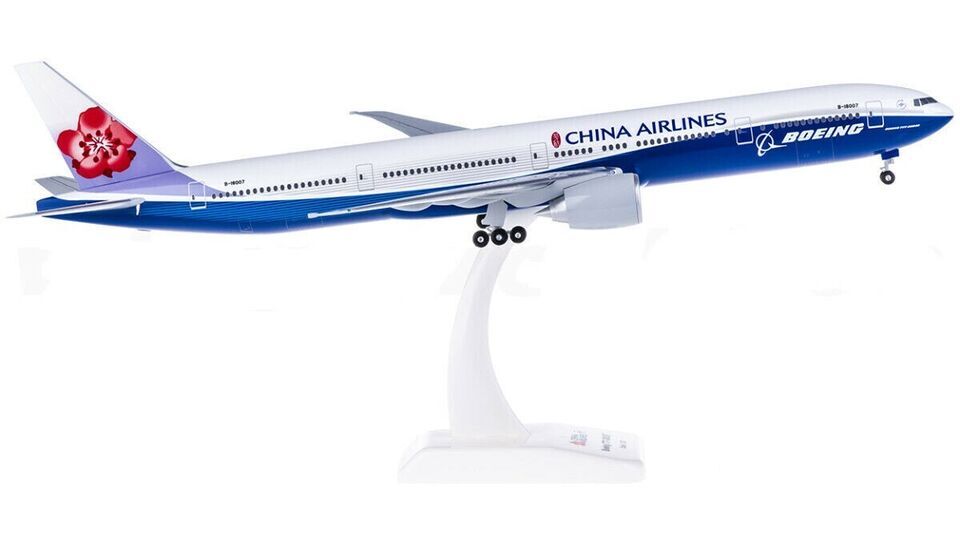 1:200 37CM Hogan CHINA AIRLINES B777-300ER Passenger Airplane ABS Plastic Model