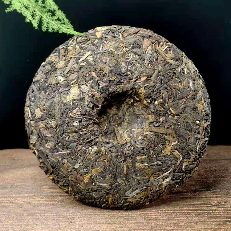 YunNan raw tea Puerh tea cake round 357g 2018 year Chinese spring tea on sales