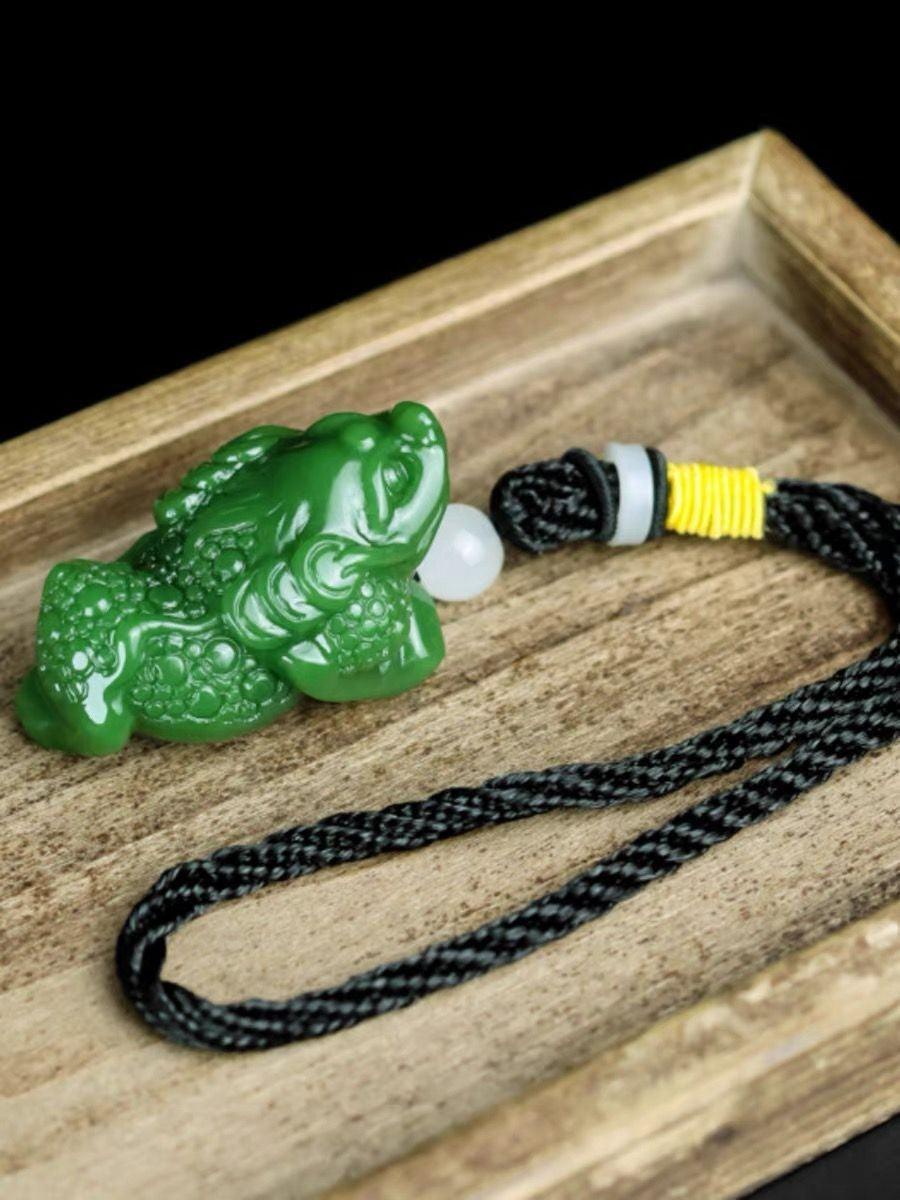 Natural Hetian Jade Green Wealth Frog Pendant Spinach Jade Three-Legged Toad