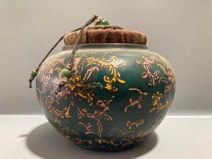 Chinese Yixing Zisha Clay Handmade Exquisite Purple Clay Tea Pot （紫砂茶叶罐）
