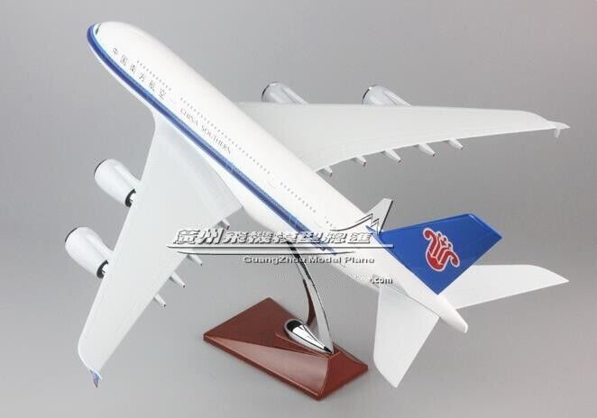 45CM 1:160 CHINA SOUTHERN AIRBUS A380 B-6136 Passenger Airplane Resin Model