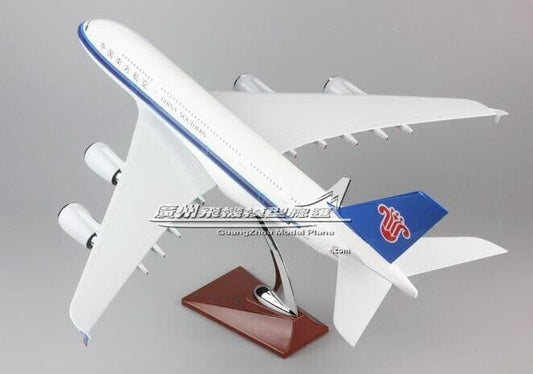 45CM 1:160 CHINA SOUTHERN AIRBUS A380 B-6136 Passenger Airplane Resin Model